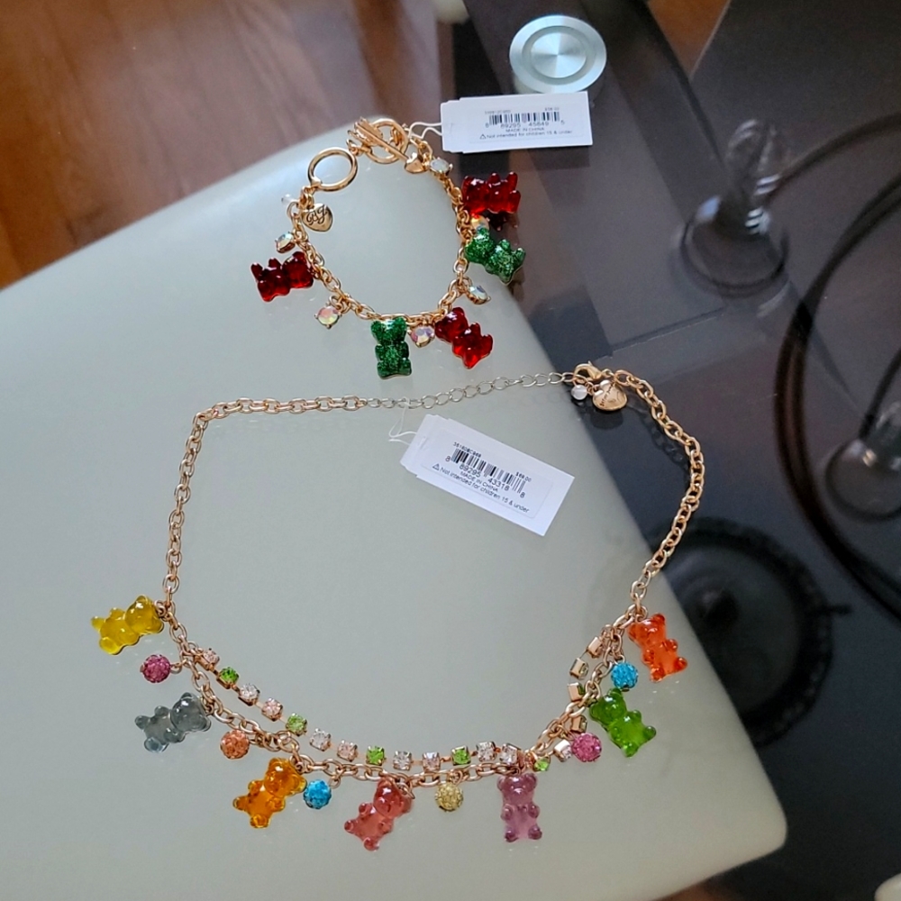 BETSEY JOHNSON NECKLACE AND BRACLET SET